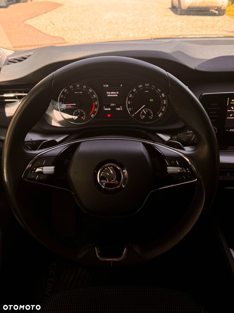 Skoda Octavia 2.0 TDI Ambition DSG - 15
