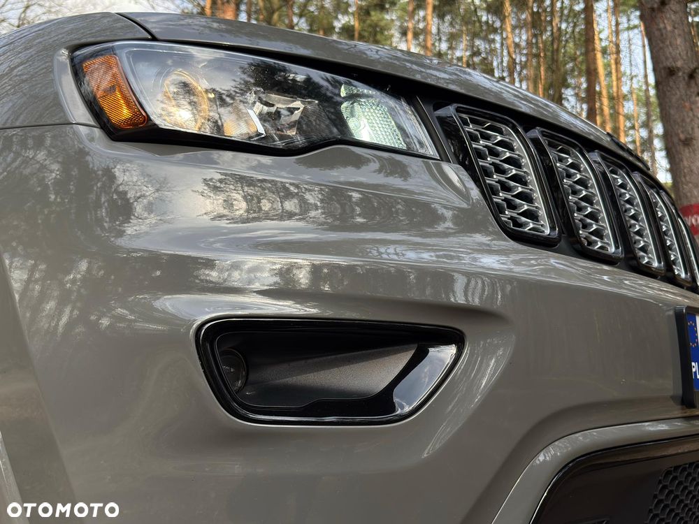 Jeep Grand Cherokee - 18