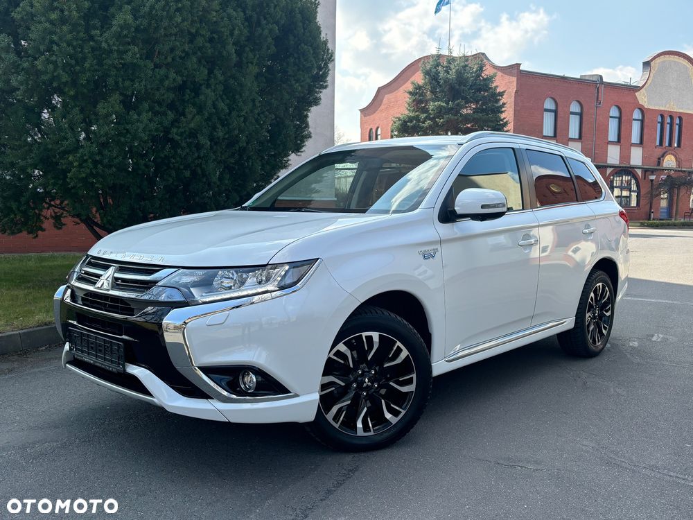 Mitsubishi Outlander 2.0 4WD Top - 9