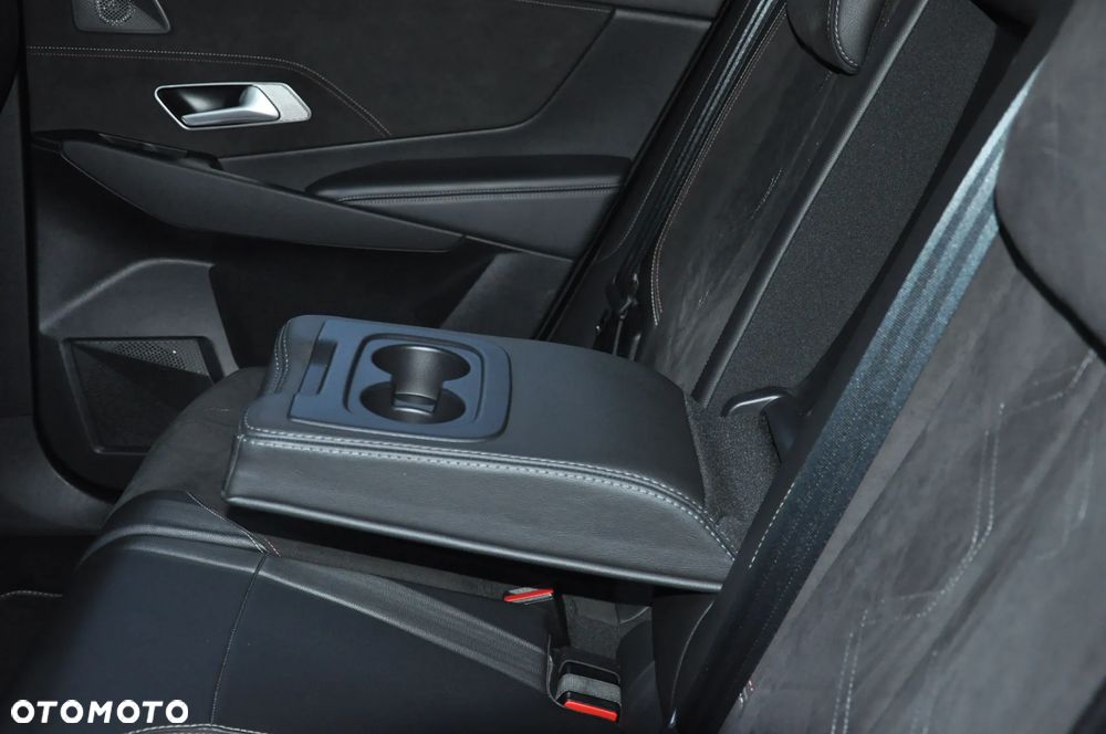 DS Automobiles DS 7 Crossback 2.0 BlueHDi Performance Line + - 29