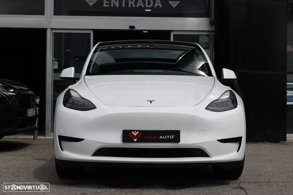 Tesla Model Y Standard — fotografia 2