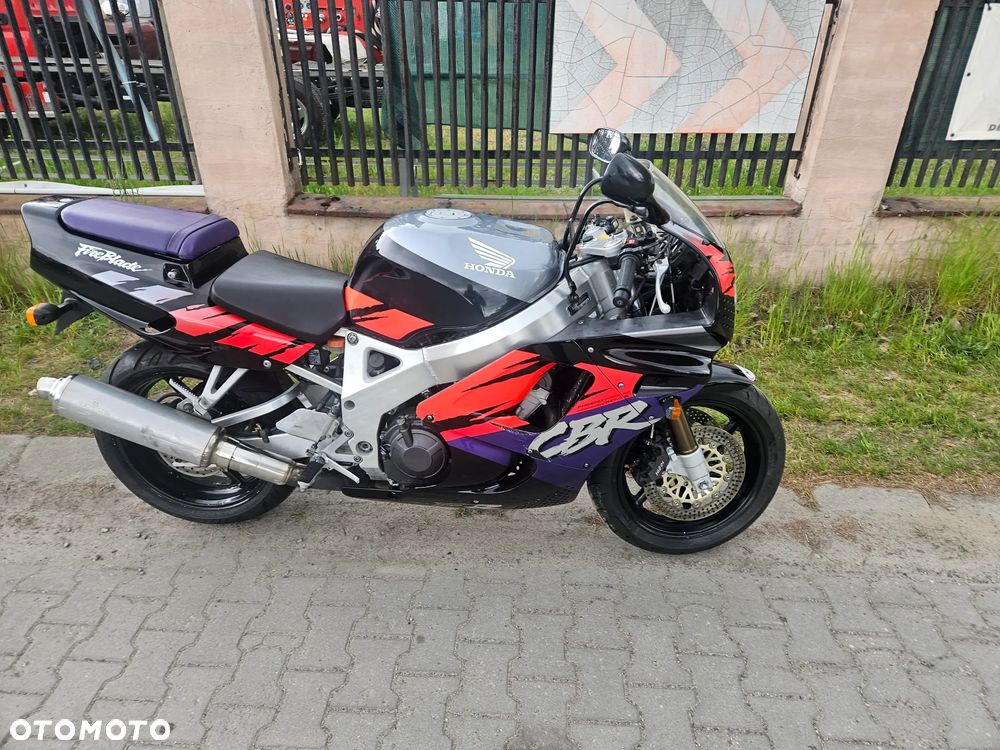 Honda CBR - 7