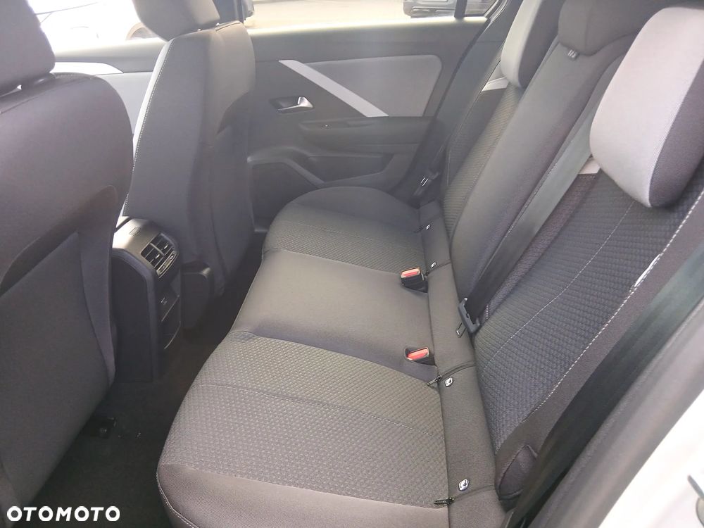 Opel Astra 1.2 T Business Edition S&S - 15