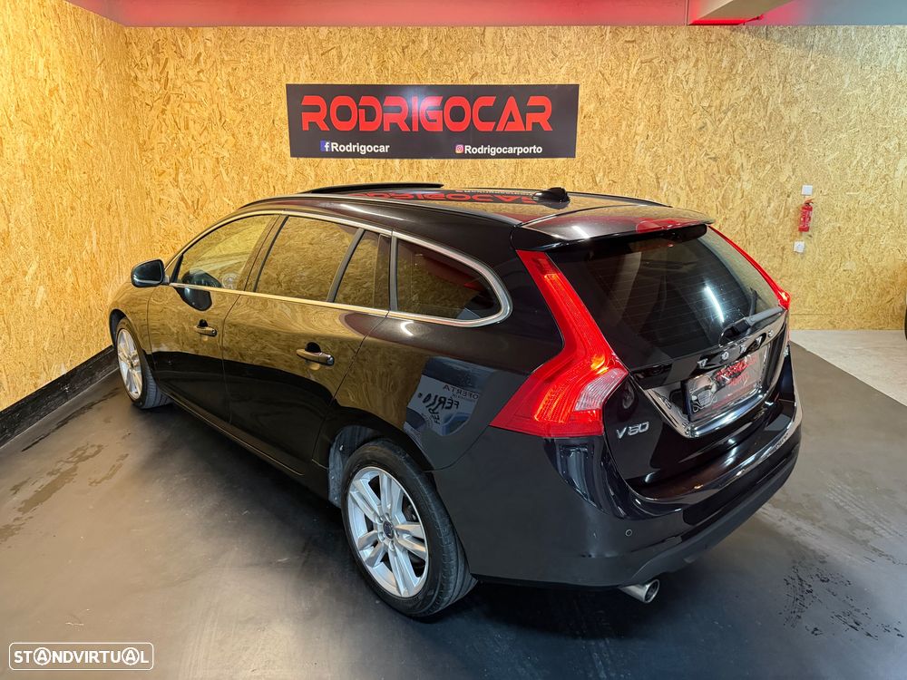 Volvo V60 1.6 D2 Drive Momentum Start/Stop - 4