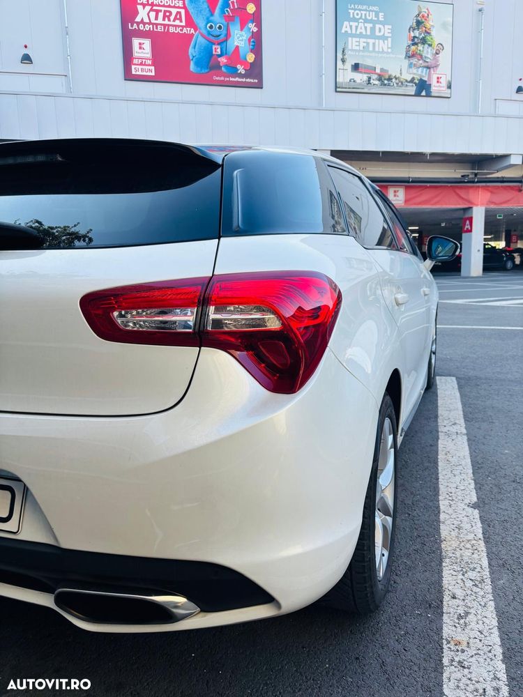 Citroën DS5 2.0 HDI BVM6 So Chic - 12