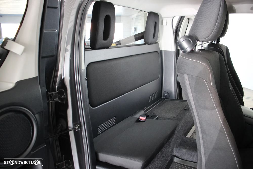 Toyota HILUX 2.4 D-4D 4WD CE Trial 3L - 13