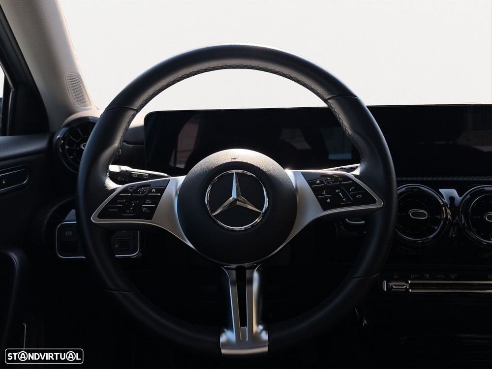 Mercedes-Benz A 250 — fotografia 10