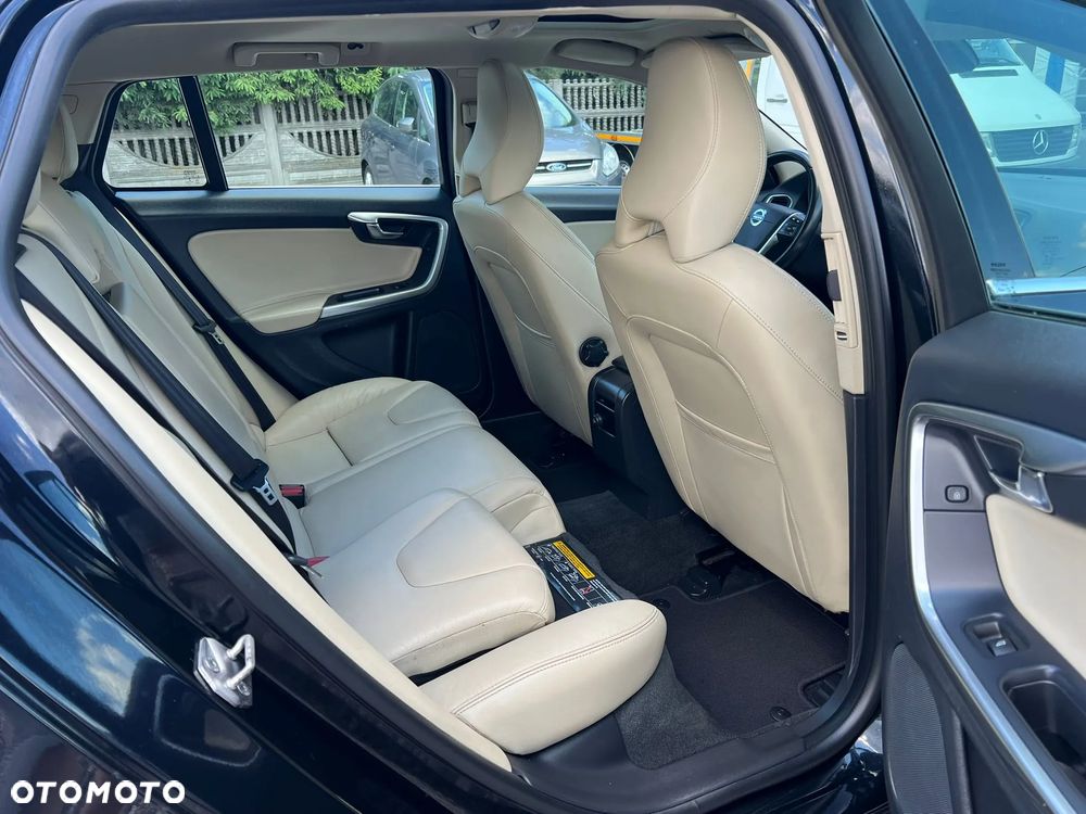 Volvo V60 D4 Drive-E Summum - 22