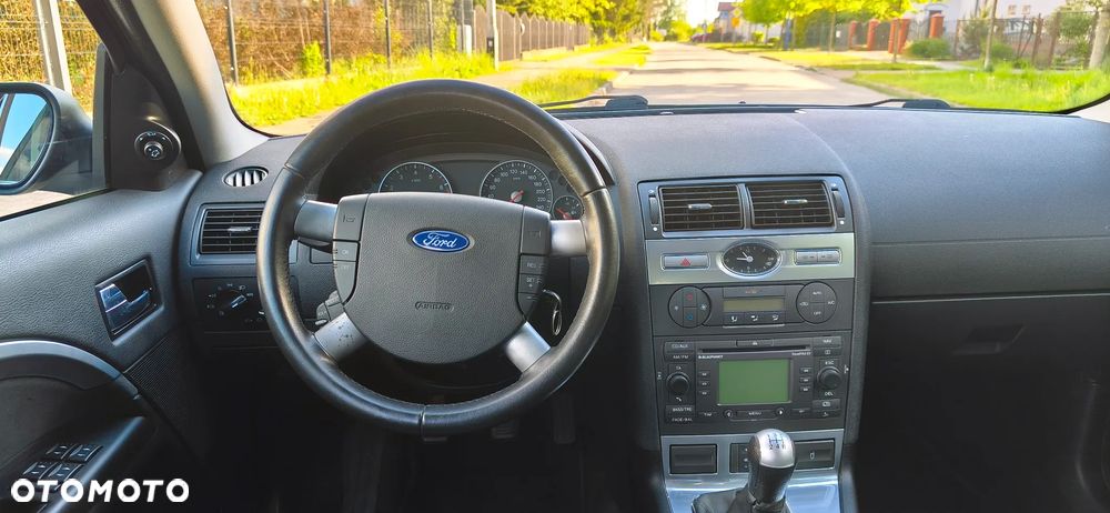Ford Mondeo 1.8 Titanium X - 21