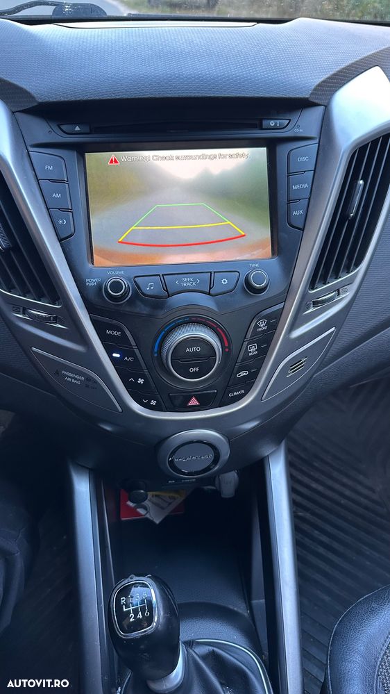 Hyundai Veloster - 21