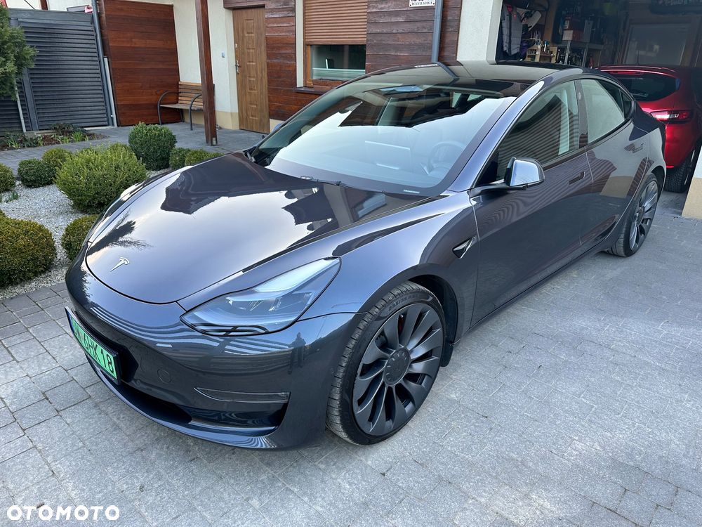 Tesla Model 3 - 3