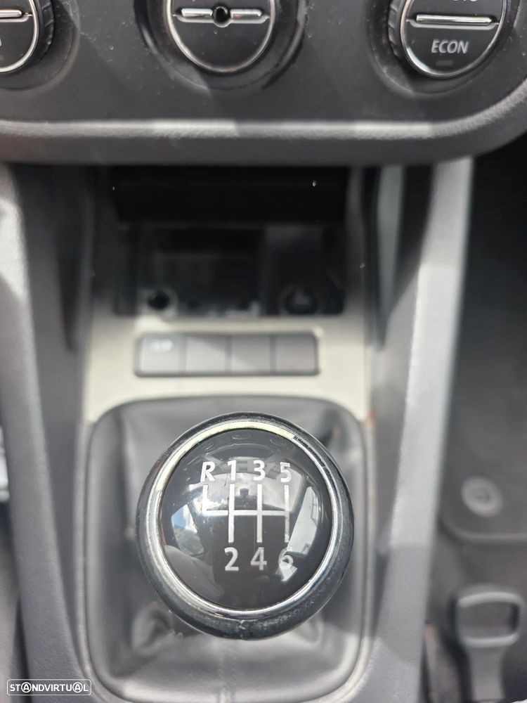 VW Golf 2.0 TDi Confortline - 11