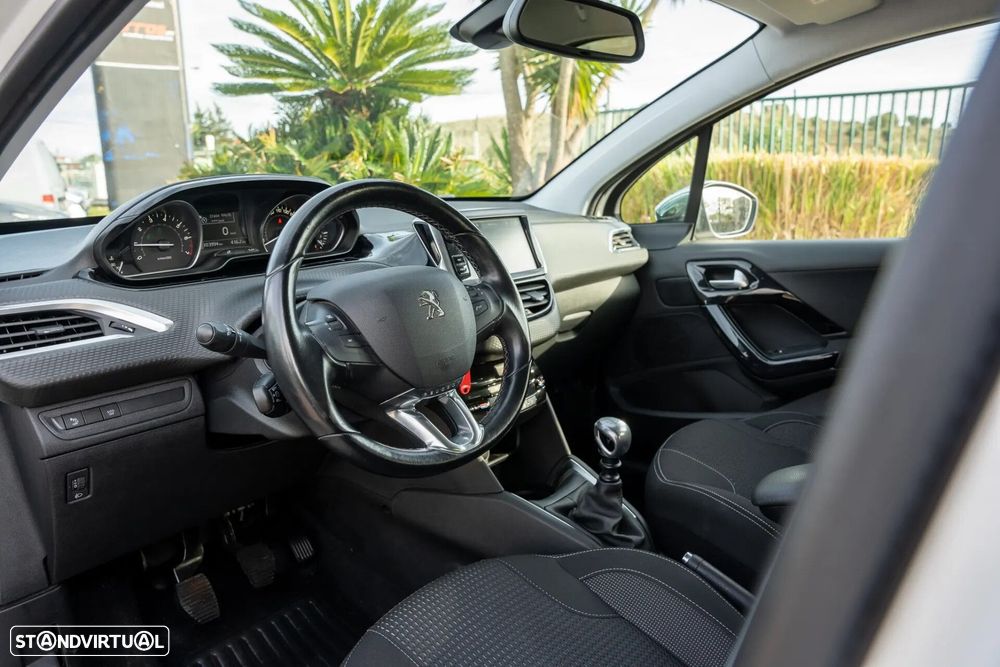 Peugeot 208 1.2 PureTech Allure - 15