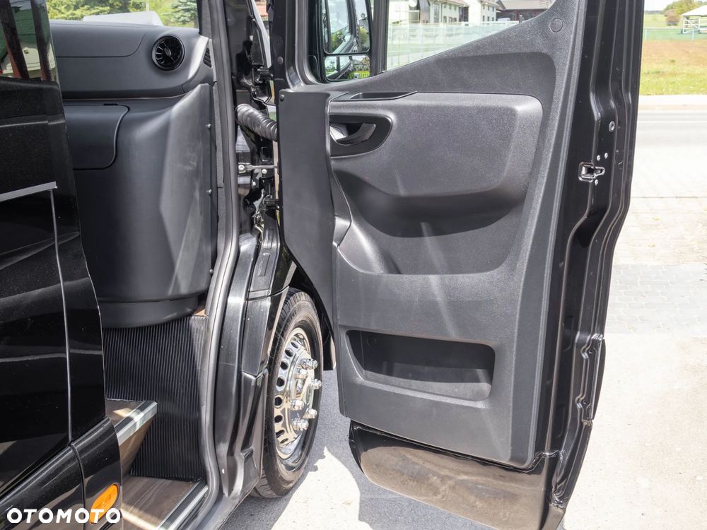 Mercedes-Benz SPRINTER 3.0 V6 / AUTOBUS 21-MIEJSC / ZABUDOWA MERCUS + PLECAK / AUTOMAT / TV + LODÓWKA / FULL WERSJA / ZNIKOMY PRZEBIEG 70 TYŚ KM! / STAN FABRYCZNIE NOWY! - 30
