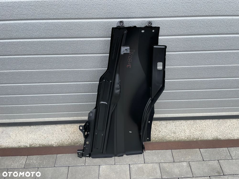 BŁOTNIK PRZEDNI LEWY IVECO DAILY IV  2014-- NOWY - 2