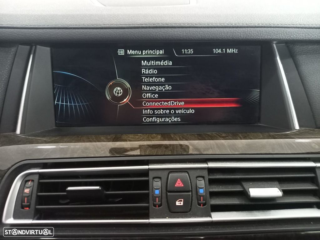 BMW 740 d xDrive - 23