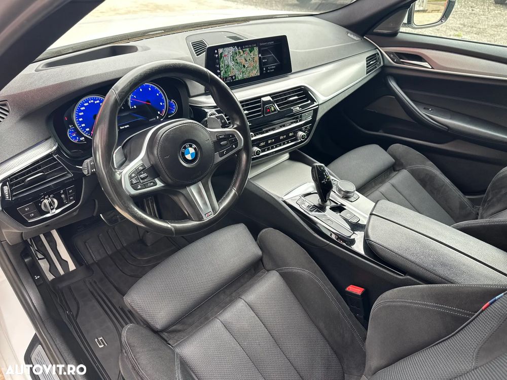 BMW Seria 5 530d xDrive AT - 12