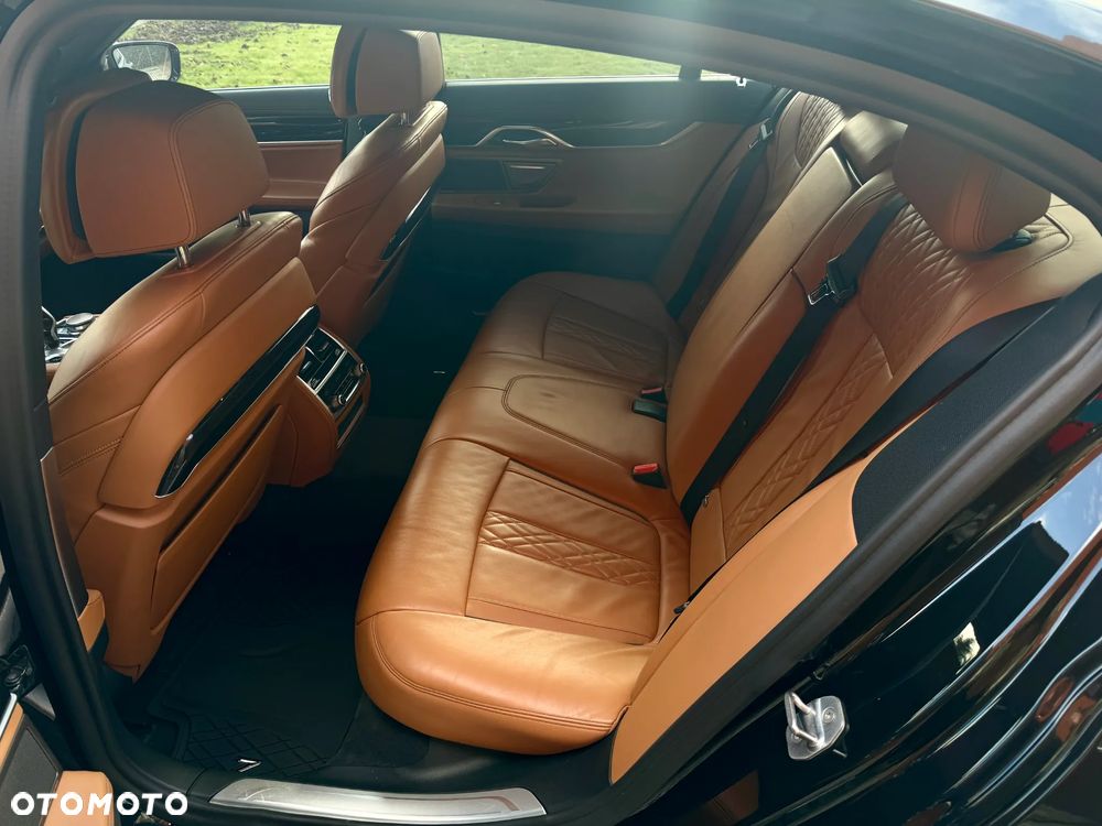 BMW Seria 7 730d xDrive - 27
