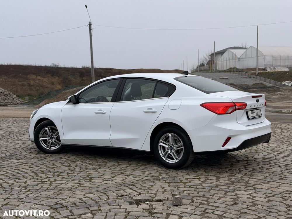 Ford Focus 1.0 EcoBoost MHEV Titanium - 4