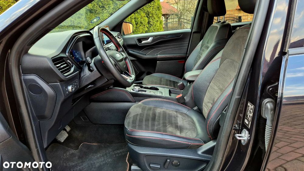 Ford Kuga 2.5 Duratec PHEV ST-LINE X - 24