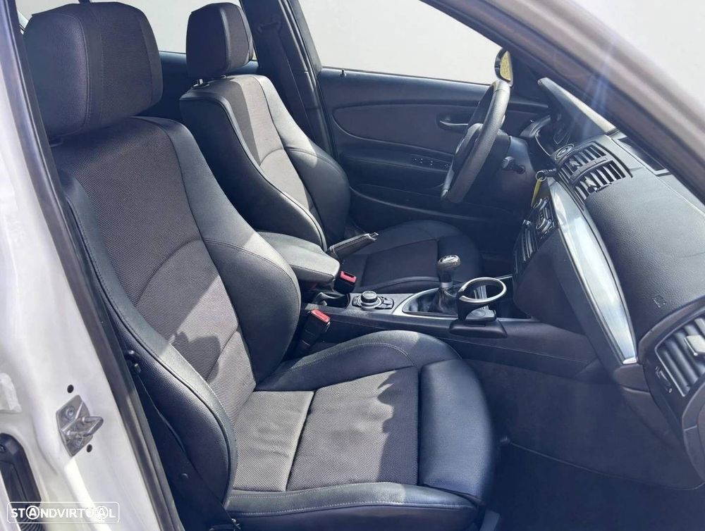BMW 118 d Pack M - 11