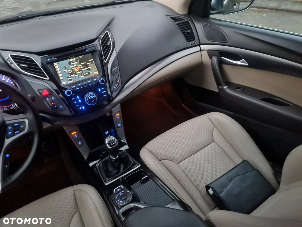 Hyundai i40 Kombi 1.7 CRDi Premium - 23