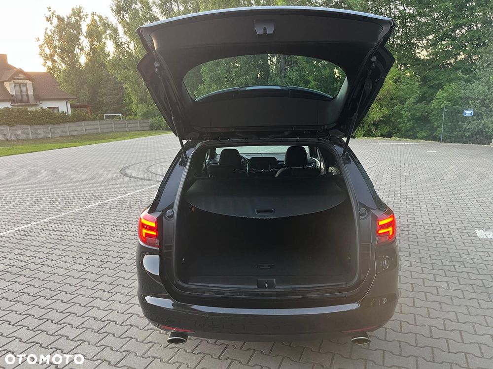 Opel Astra 1.6 T Dynamic S&S - 19