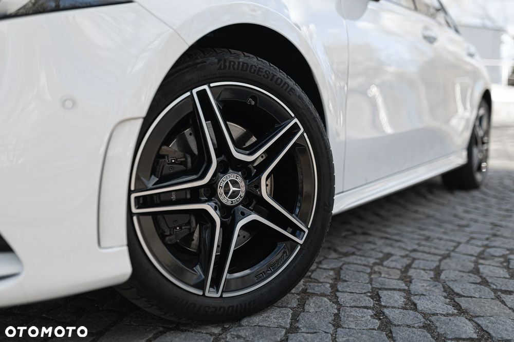 Mercedes-Benz Klasa A 250 E AMG Line 8G-DCT - 3