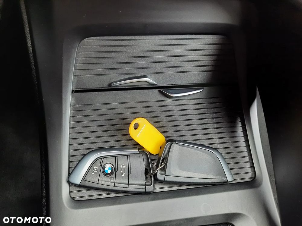 BMW X1 xDrive20i - 36