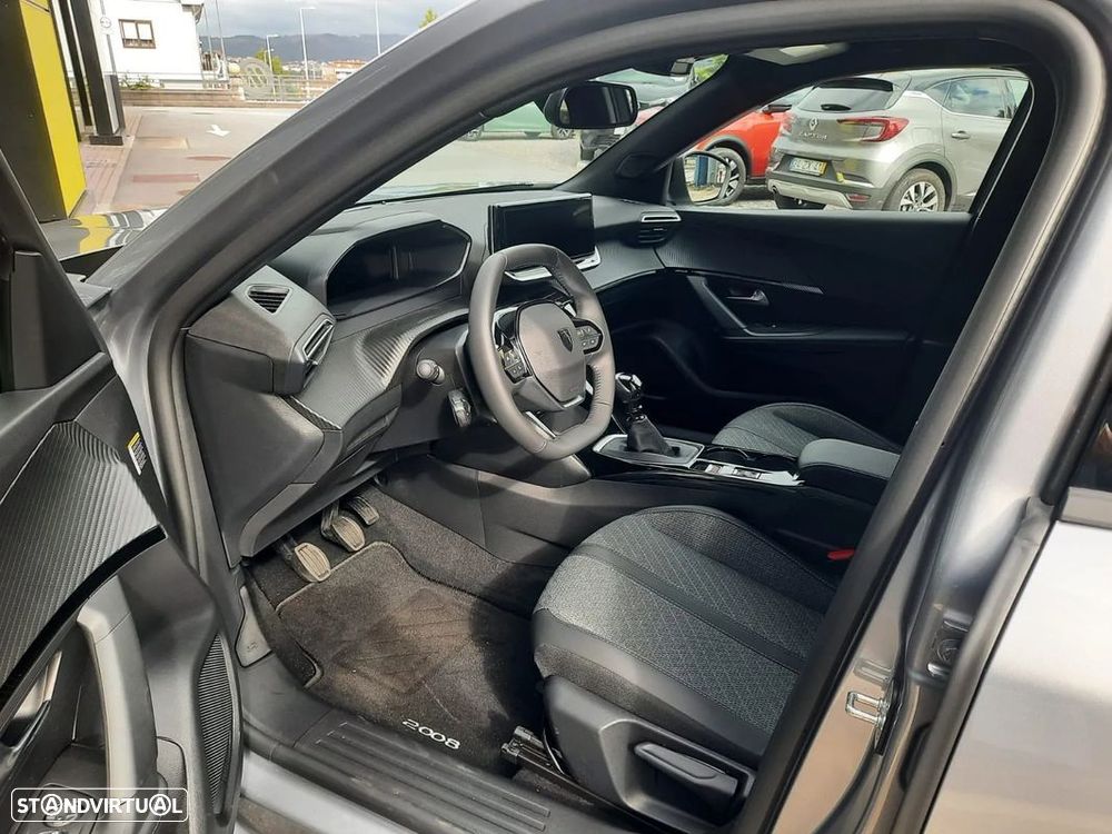 Peugeot 2008 1.2 PureTech Allure - 6
