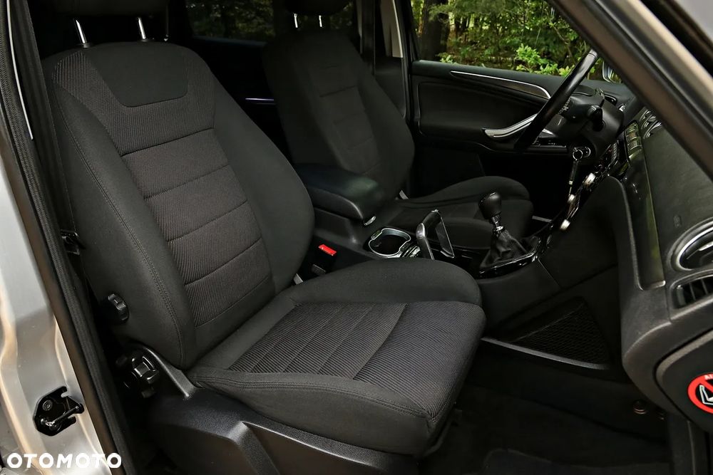 Ford S-Max 2.0 TDCi DPF Champions Edition - 33