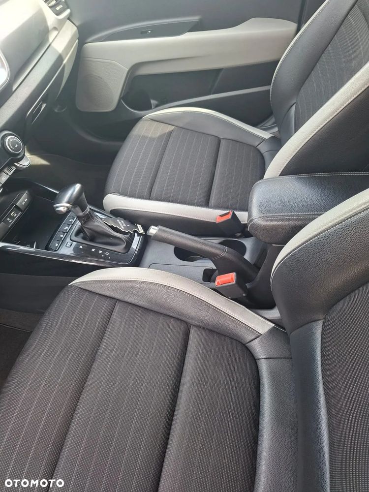 Kia Stonic - 8