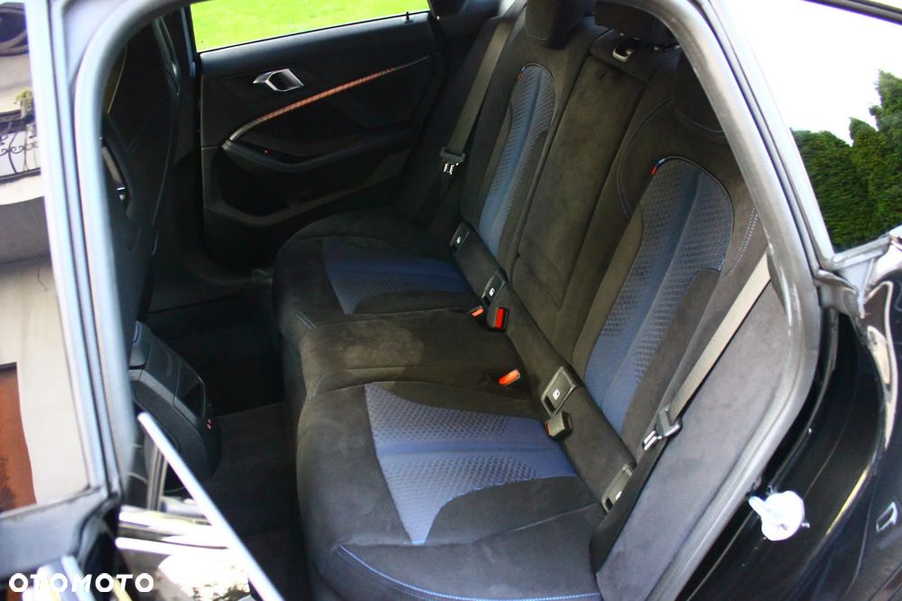 BMW Seria 2 218d M Sport sport - 33