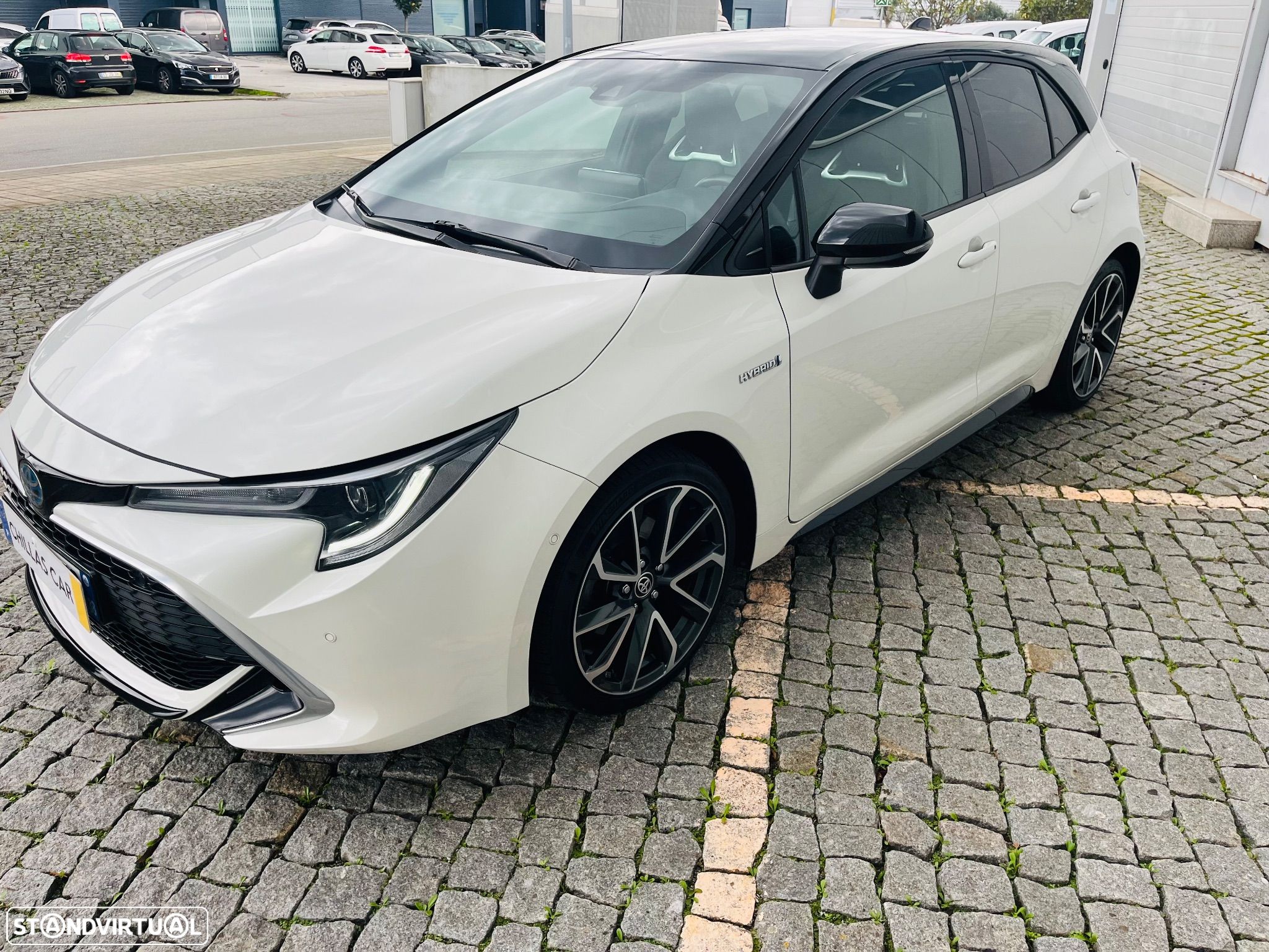 Toyota Corolla 2.0 Hybrid Luxury Black - 1