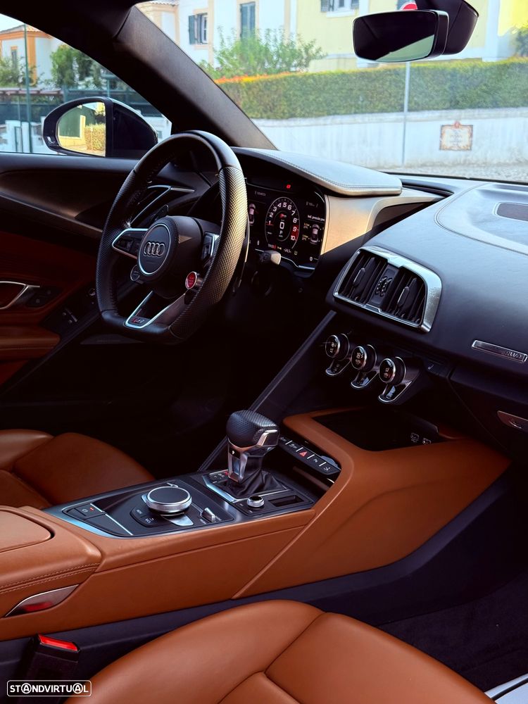 Audi R8 Coupé V10 5.2 FSI quattro S tronic - 24
