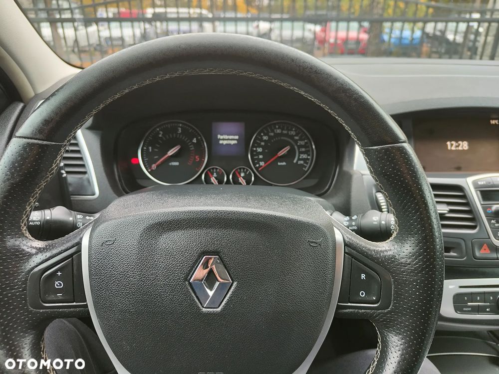 Renault Laguna dCi 150 FAP GT - 8