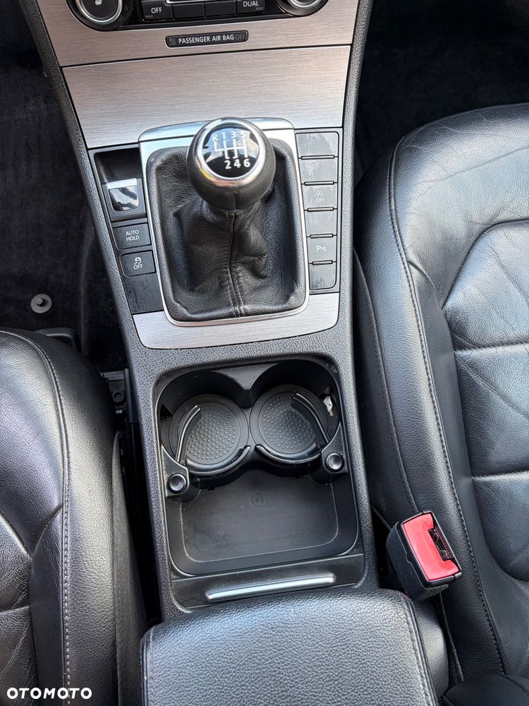 Volkswagen Passat 1.6 TDI DPF BlueMot Comfortline - 6