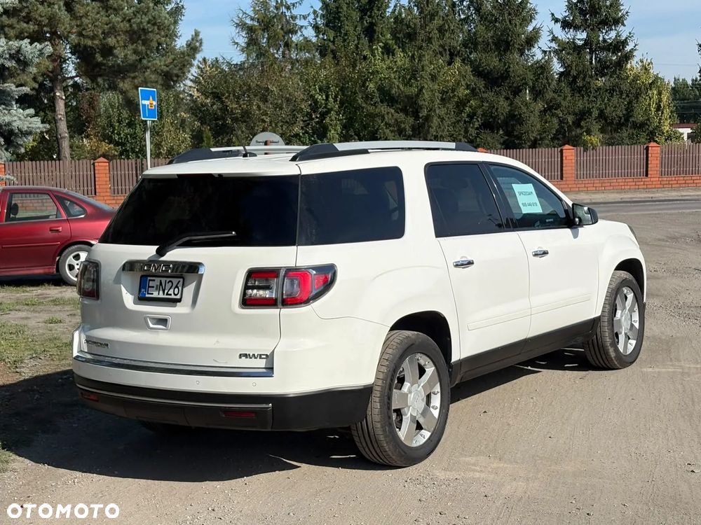 GMC Acadia - 11