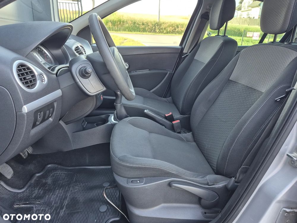 Renault Clio - 6