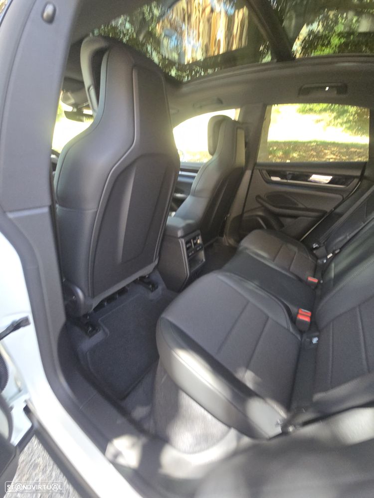 Porsche Macan Electric - 38