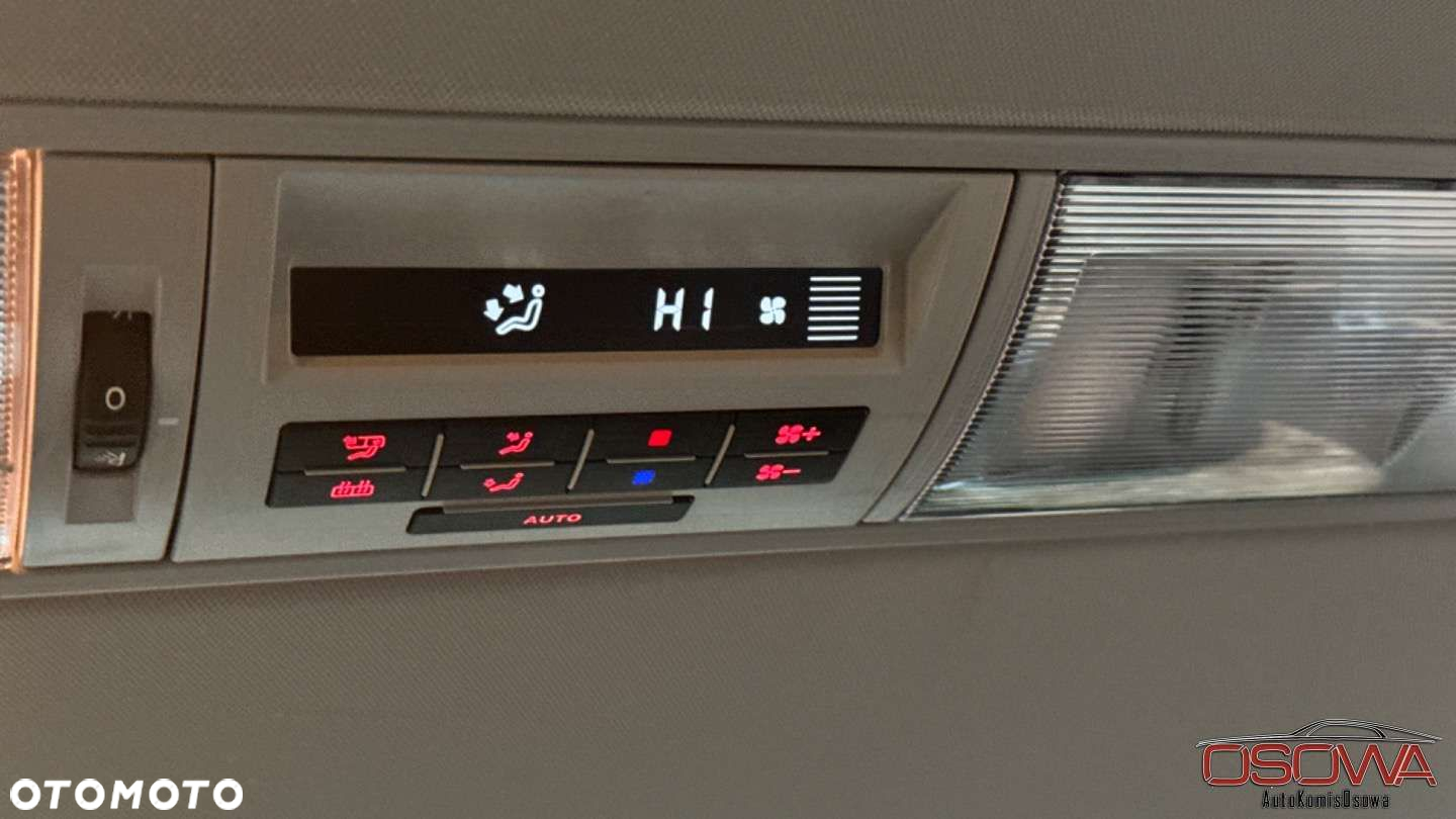 Volkswagen Multivan - 12