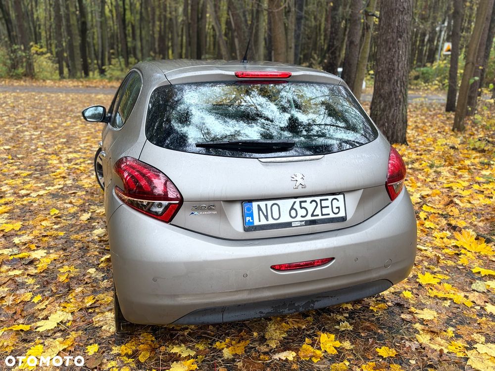 Peugeot 208 - 5