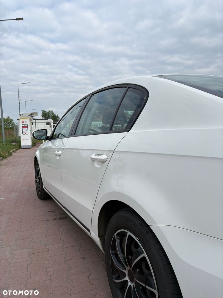 Volkswagen Passat 1.4 TSI Trendline - 12