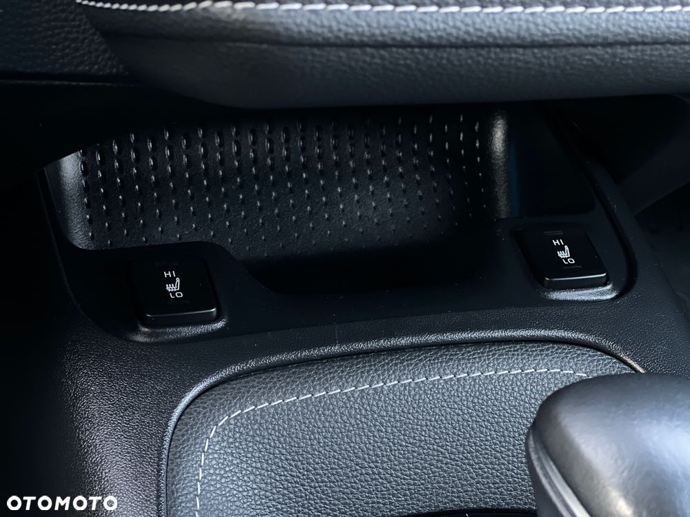 Toyota Corolla 1.8 Hybrid GPF Executive - 29