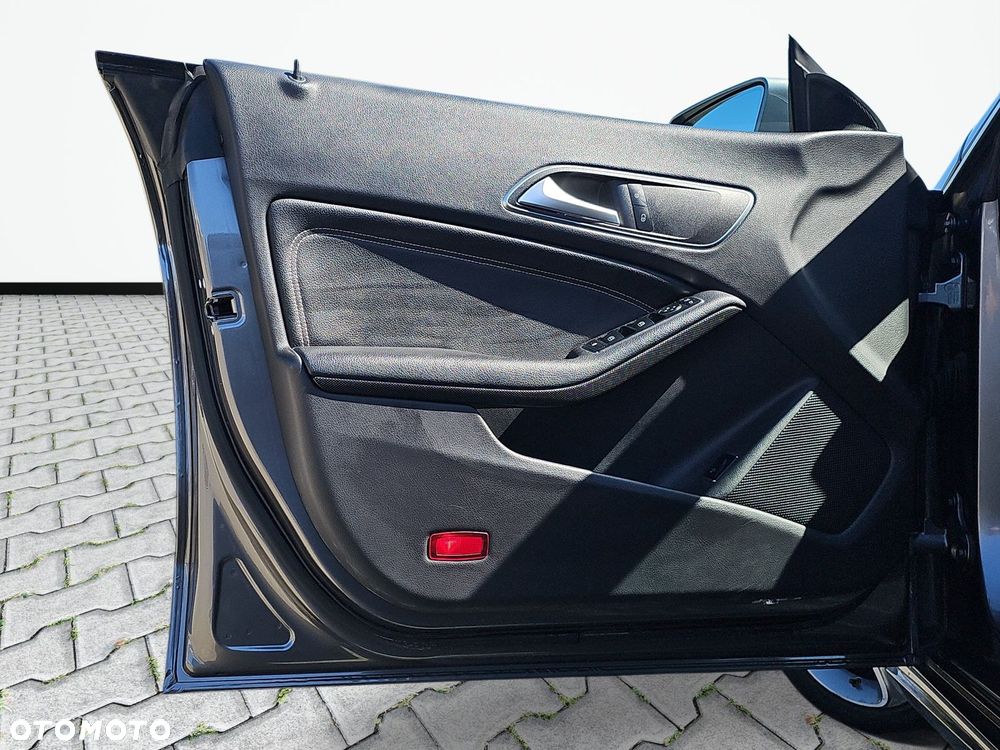 Mercedes-Benz CLA - 17