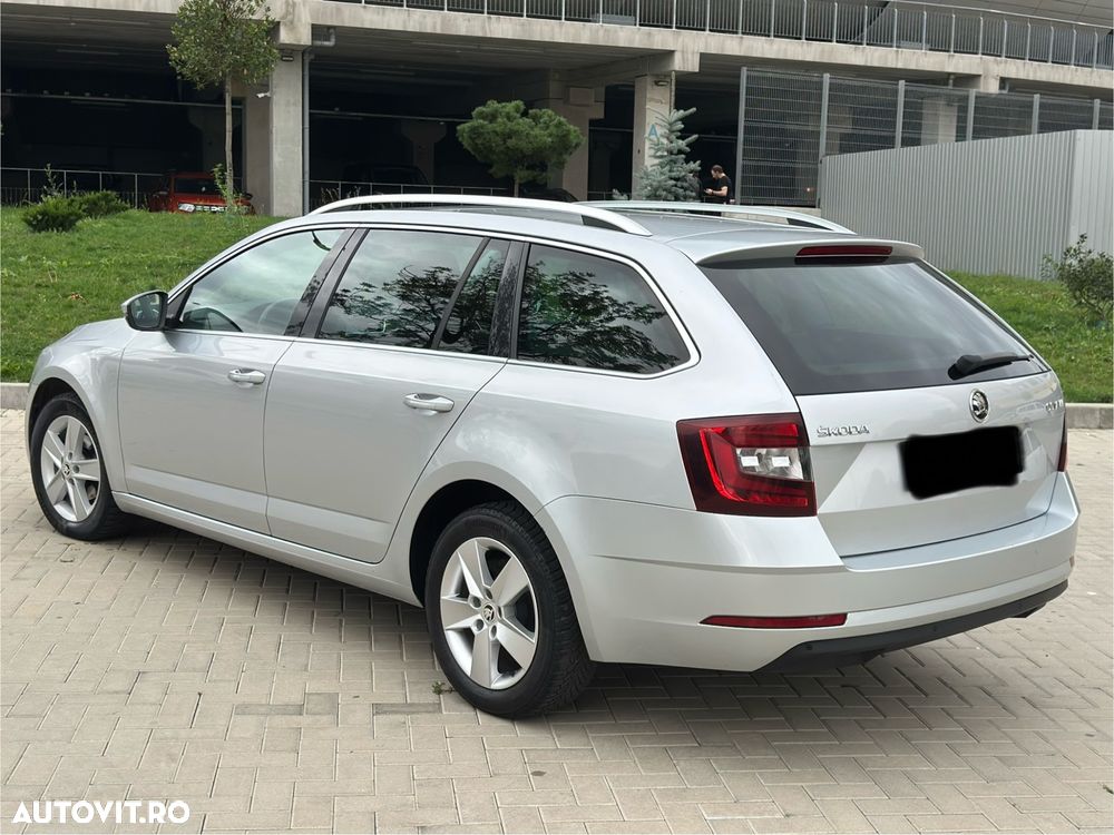 Skoda Octavia Combi Diesel 1.6 TDI DSG Style - 5