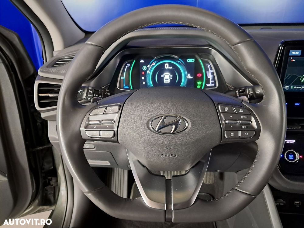 Hyundai IONIQ - 11