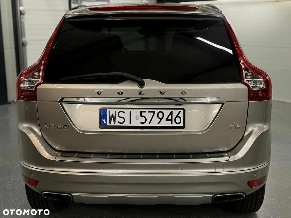 Volvo XC 60 T6 AWD Geartronic Momentum - 6