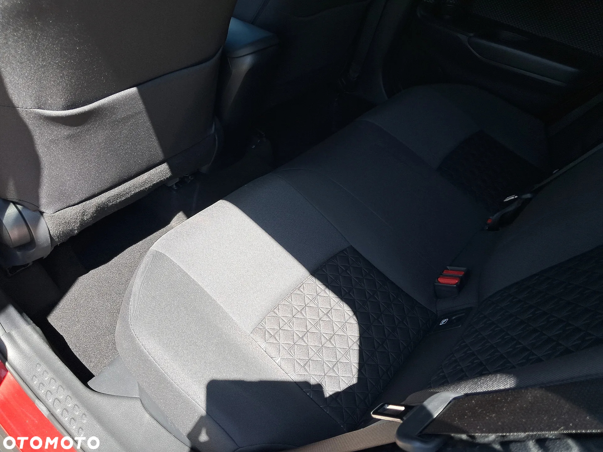 Toyota C-HR - 33