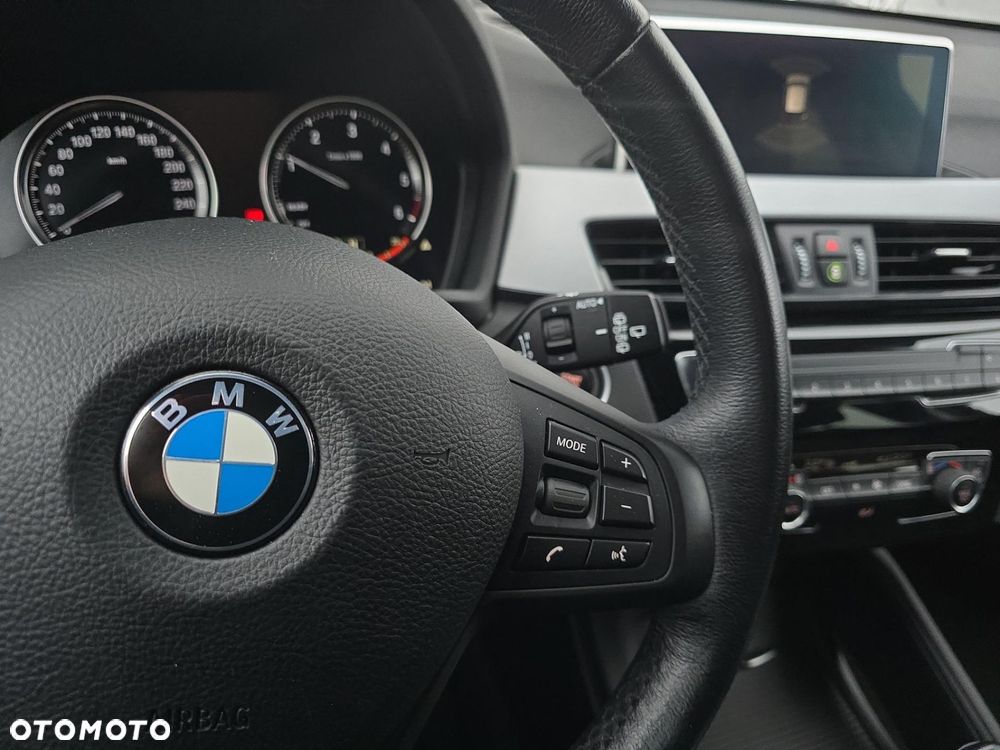 BMW X1 sDrive16d - 13